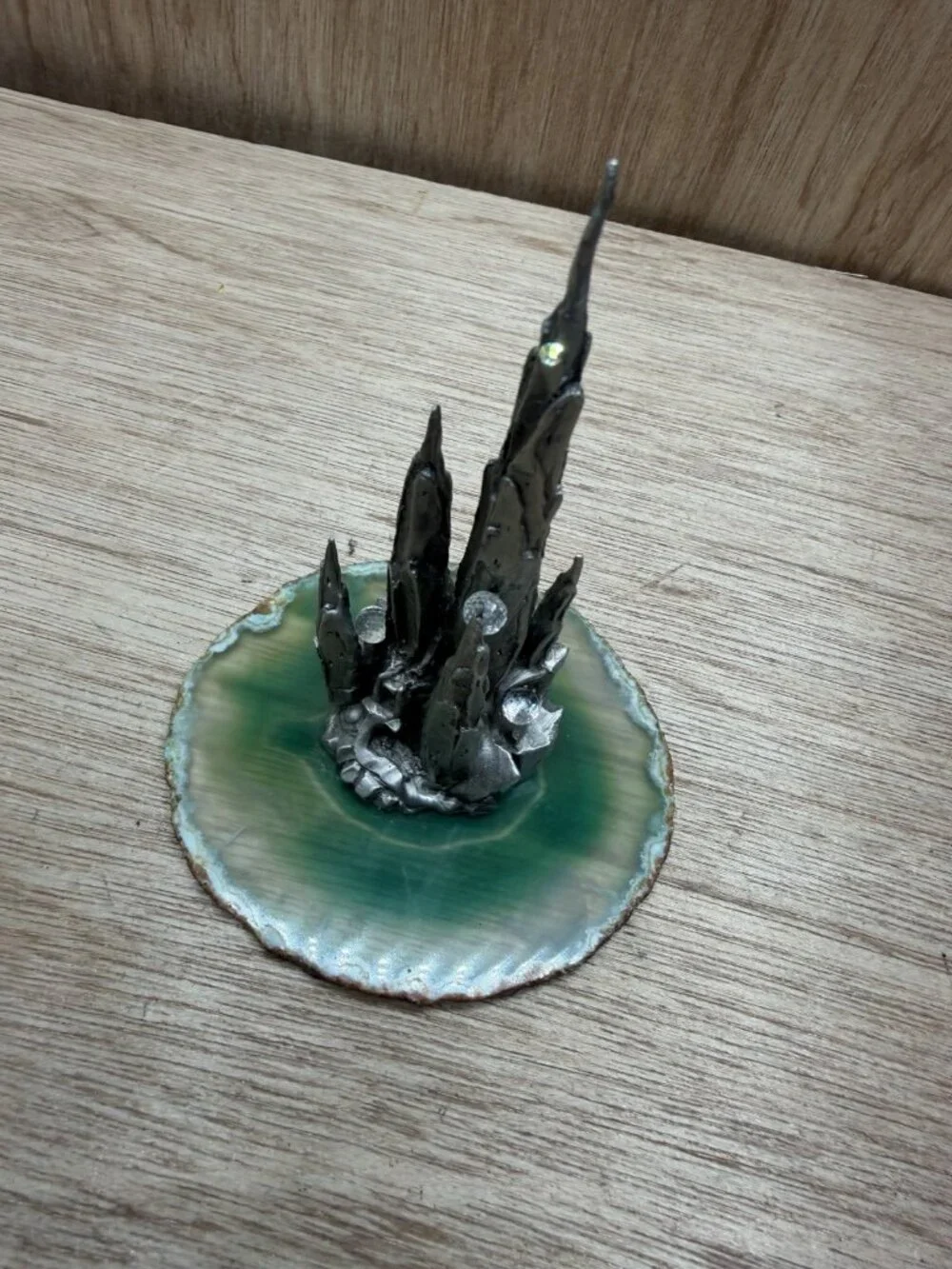 1983 Rawcliffe Pewter Lord of the Rings Castle W/ Five Crystals One Gem